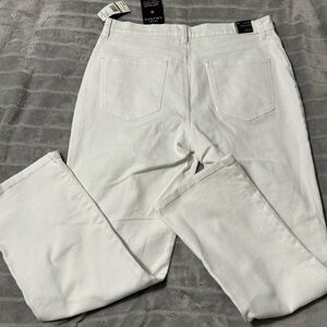 Gloria Vanderbilt Amanda Slimming White Jean Size 14 Short